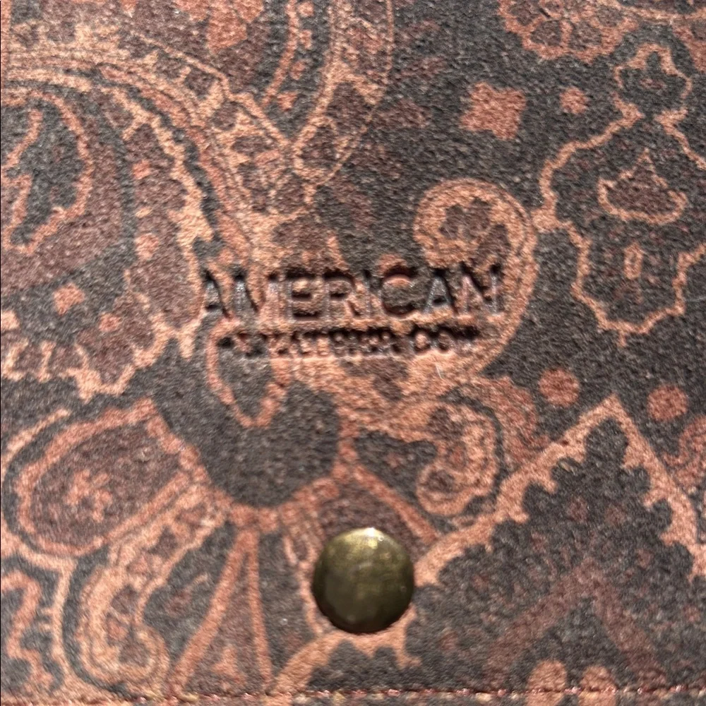 NWOT American Leather Company Veronica Bi-fold Wallet
